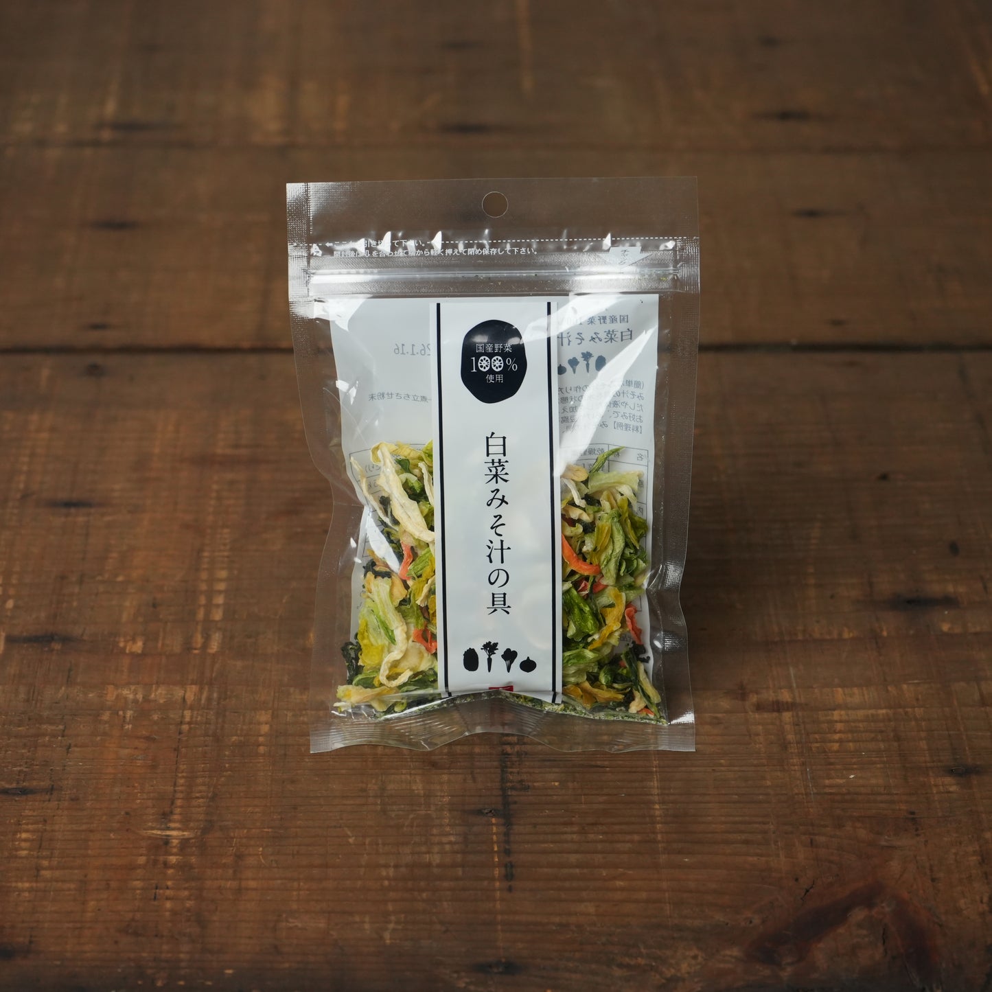 Ingredients for Chinese Cabbage Miso Soup
- Hot-Air Dried Mix Japanese Vegetables by Kira Foods Co. 40g/1.41oz