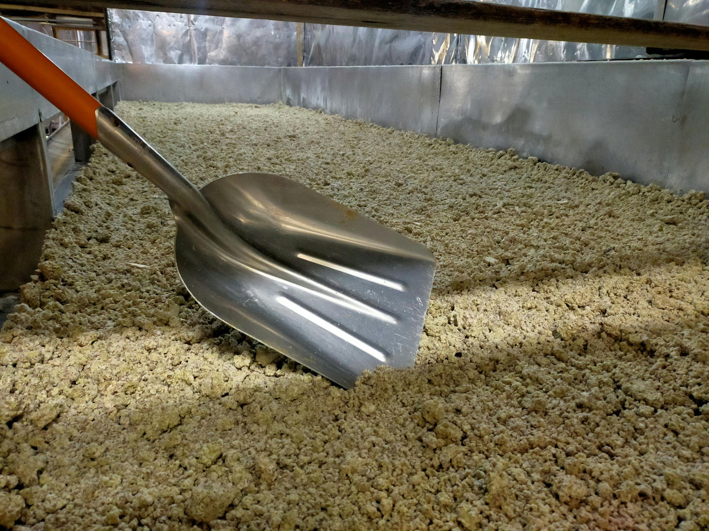 Wooden-Barrel Brewed Tamari Soy Sause – Made with Local Soybeans, Naturally Fermented for a Bright Color and Smooth Texture 6.8oz/200ml